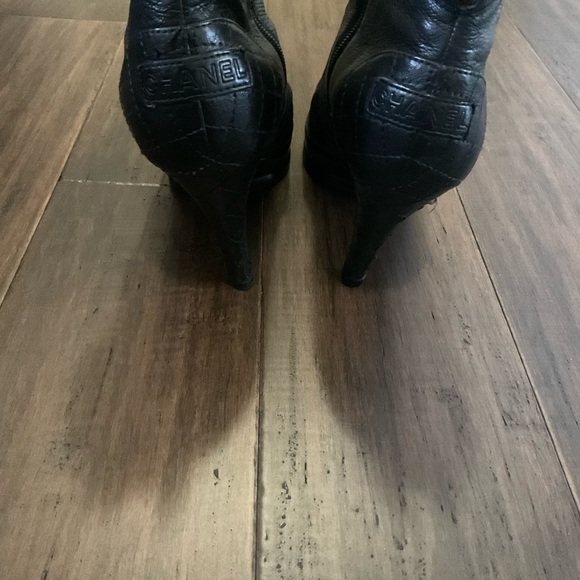 CHANEL Black Leather Platform Zip Bootie Size 38.5 G28644 - Picture 4 of 14